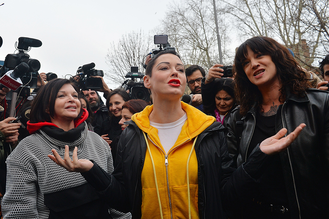 Rose McGowan, who accused Harvey Weinstein of sexual assault, decided not to open a donor-advised fund at the Silicon Valley Community Foundation after an employee suggested she look at the organization’s negative reviews on the Glassdoor site.