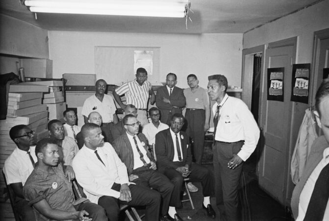 commons-bhargavaauthoritarism-gettyimages-515296958.jpg