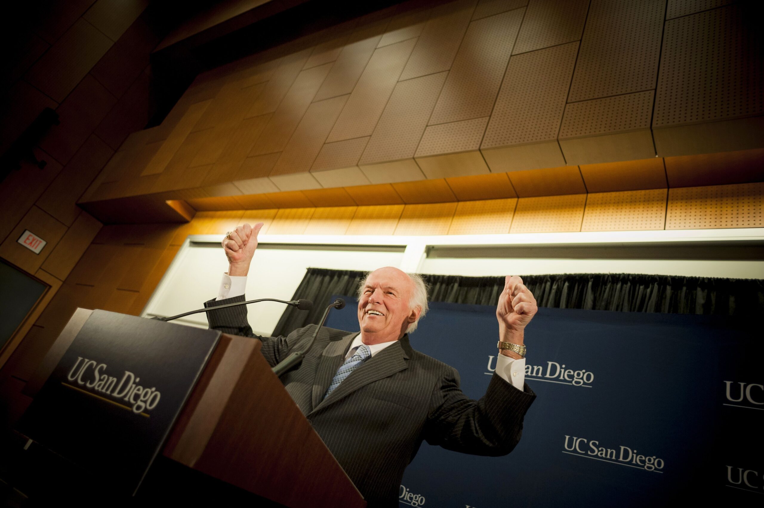 dimentosanford150-0907-denny-sanford1-jepsen.jpg