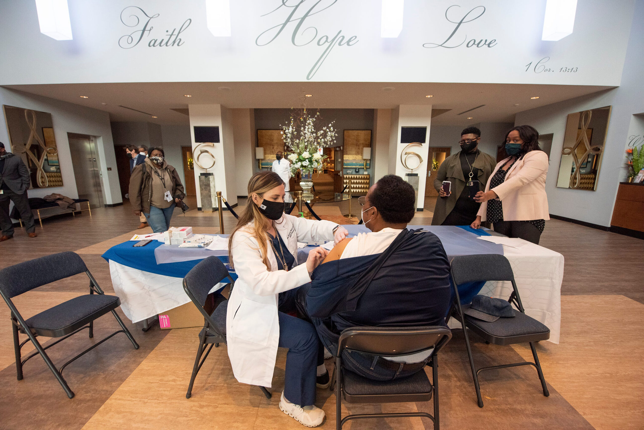 lindsayfaithgiving-usatsi-15515544.jpg