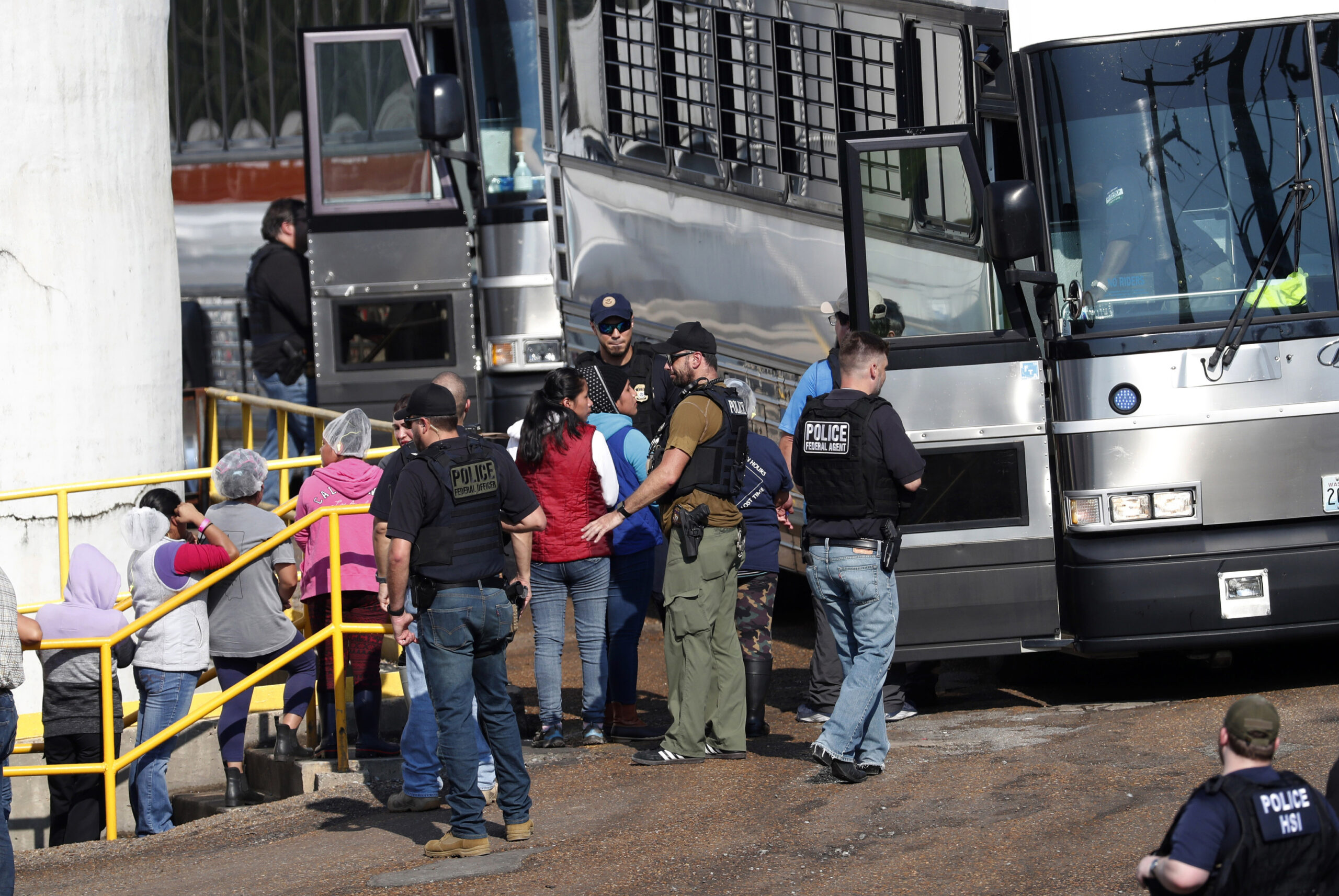 news-danielsimmigration-1223-ap19311093645424.jpg