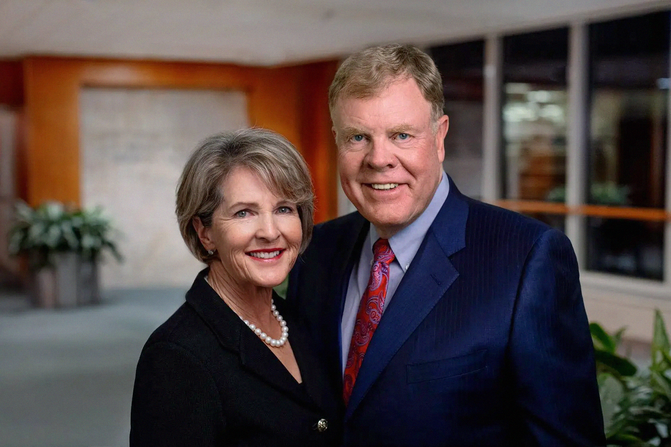 Mayo Clinic, in Rochester, N.Y. Thomas and Elizabeth Grainger’s gift will support the construction of the Grainger Building, a high-tech logistics center where intelligent storage systems and A.I.-driven forecasting will be used to automatically restock supplies across the medical center’s new campus.