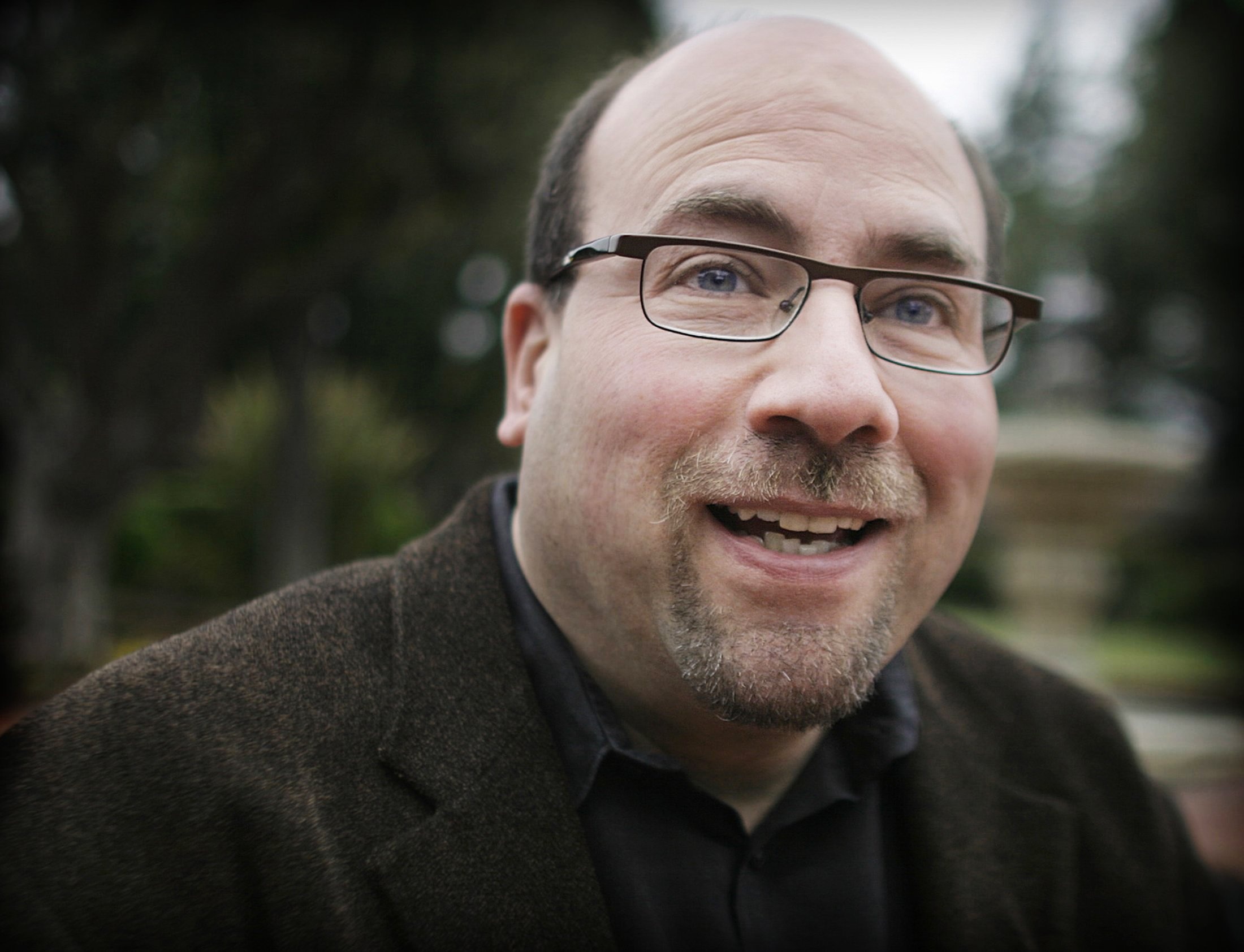 Gifts Roundup: Craigslist Founder Backs Journalism-Ethics Program