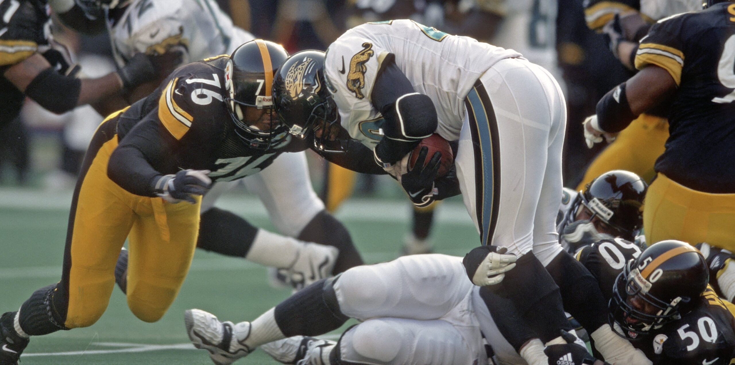 NFL Gives $15 Million to Study Concussions: Grants Roundup