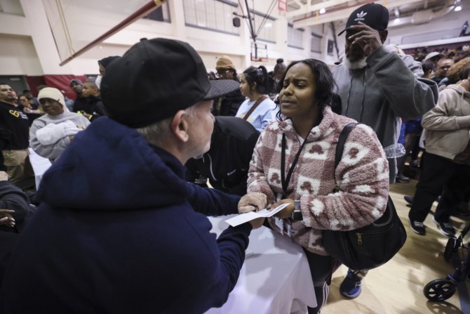 How the Nonprofit Change Reaction Gets Money to L.A. Households Impacted by Wildfires so Fast