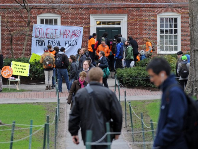 Harvard’s Fossil-Fuel Divestment Provides Opening for the Nation’s Wealthiest Foundations to Follow Suit