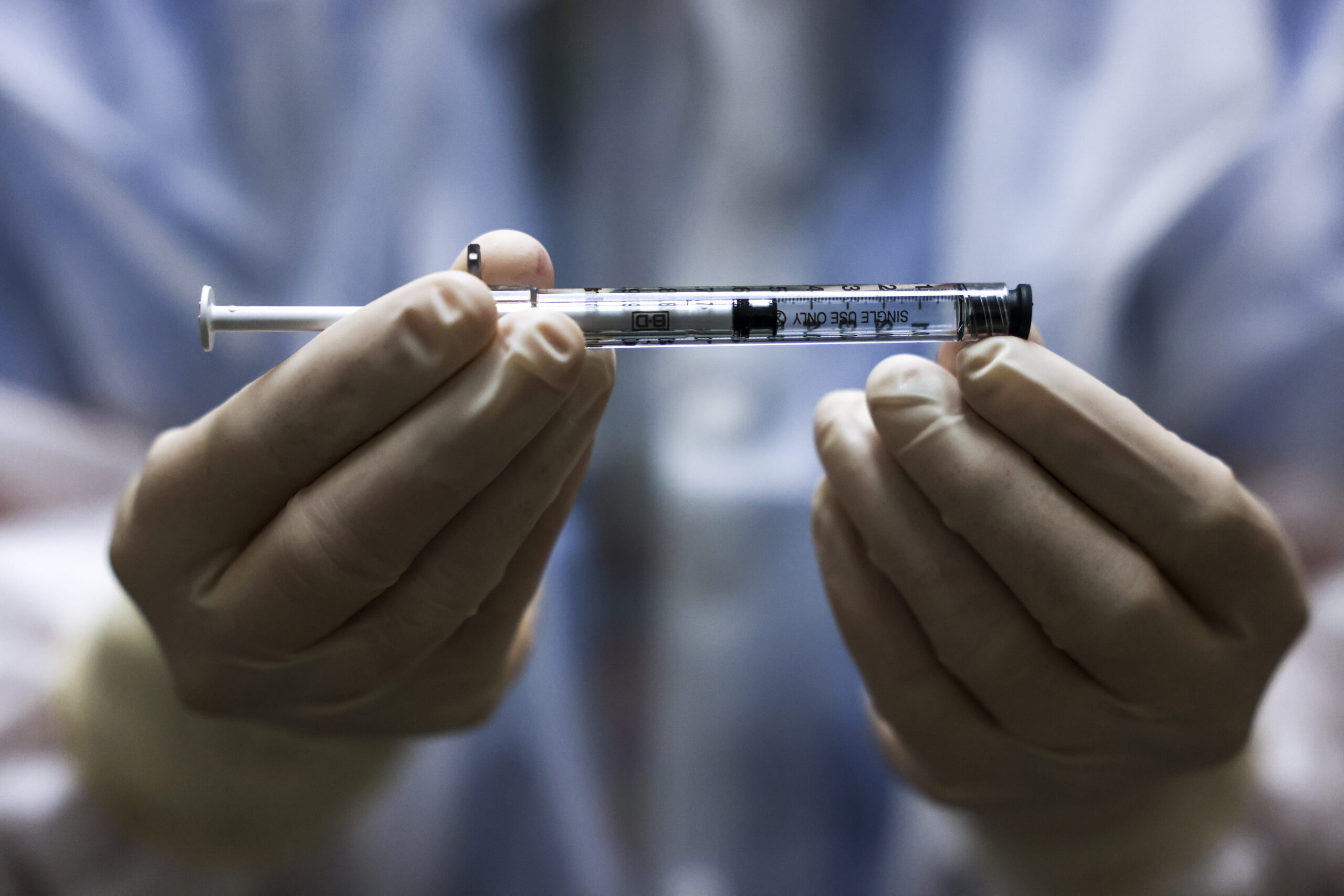 Fundraisers’ Group Condemns Letting Donors and Board Members Jump the Vaccine Line