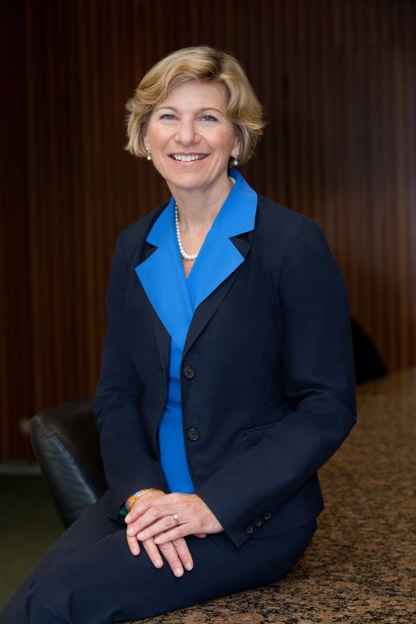 Gates Picks an Oncologist as Its New Leader, the First Chief Executive Not From Microsoft